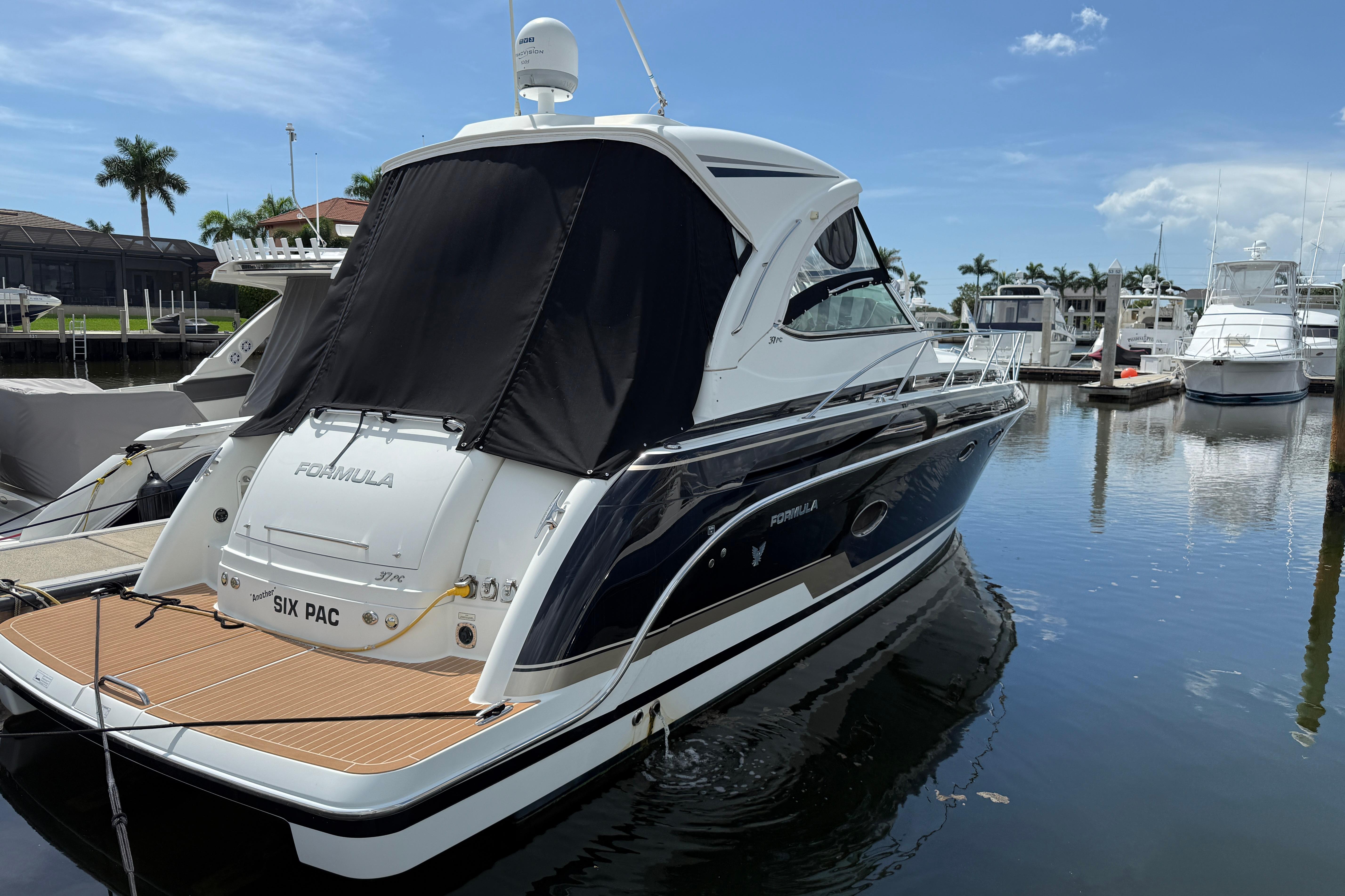 2016 Formula 37 Performance Cruiser