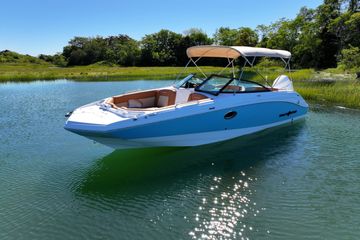 2025 NauticStar 243 DC Deck