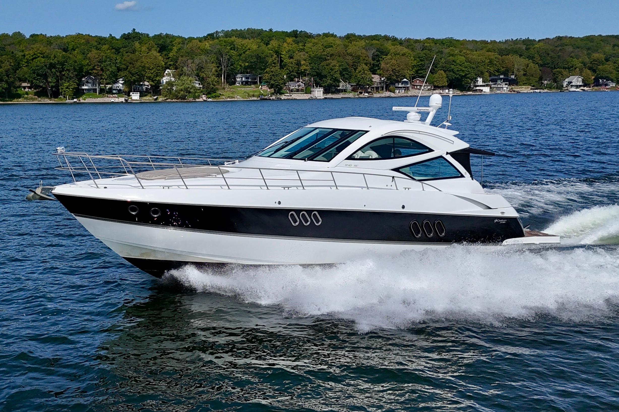 2012 Cruisers Yachts 540 Sports Coupe