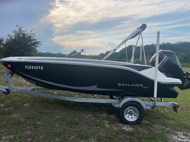 2024 Bayliner Element M17