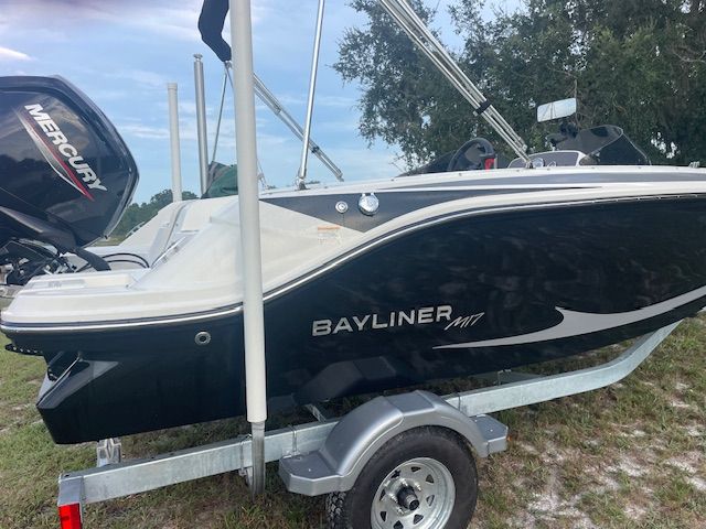 2024 Bayliner Element M17