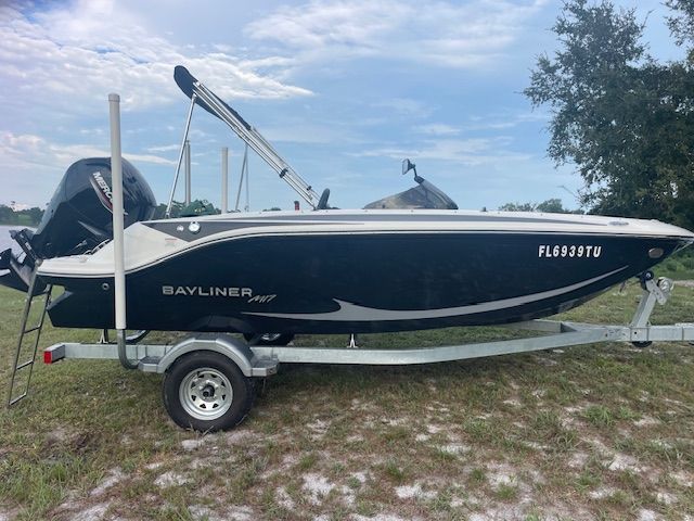 2024 Bayliner Element M17