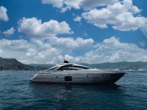 Pershing 70