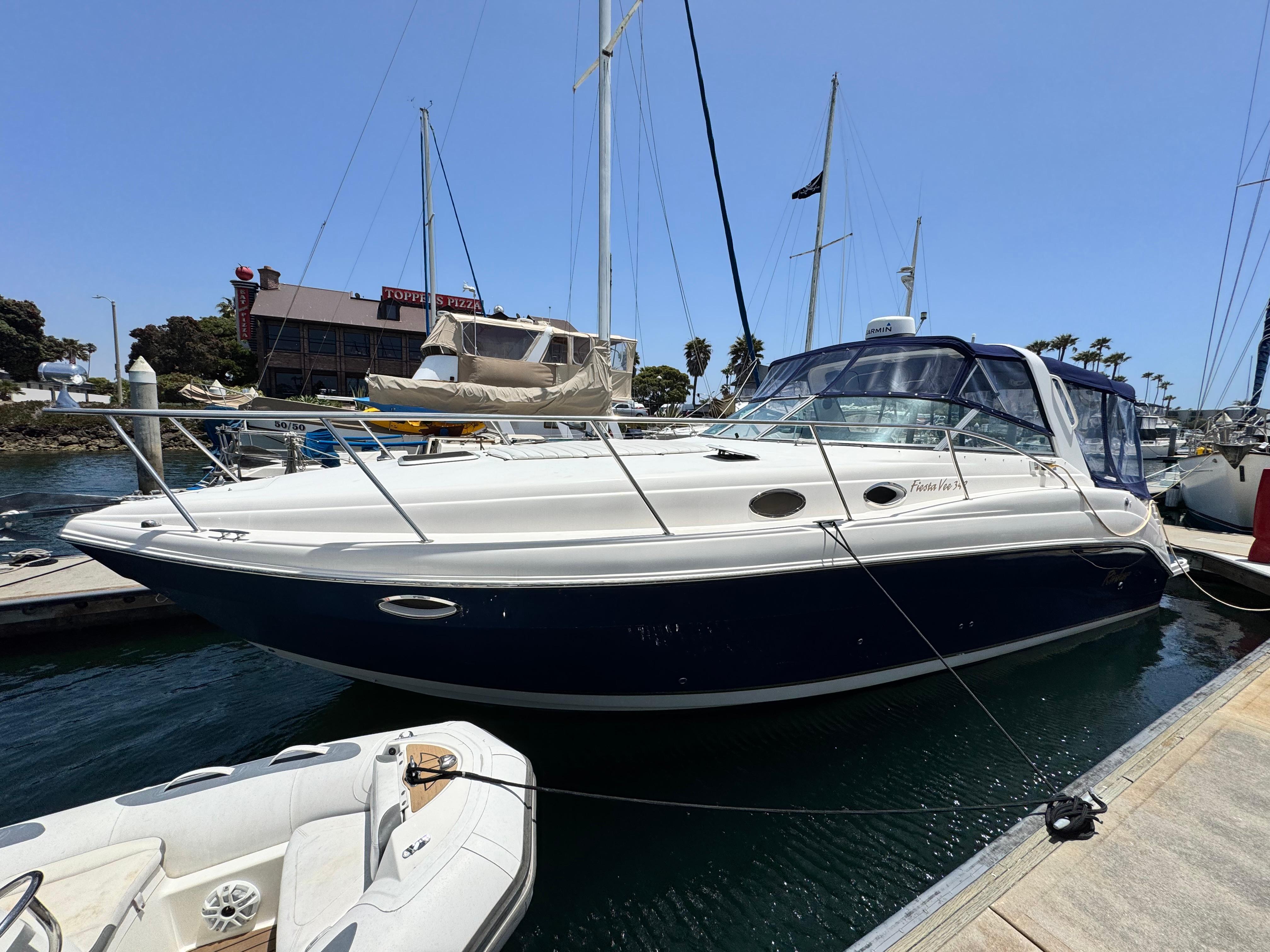 2005 Rinker Fiesta Vee 342
