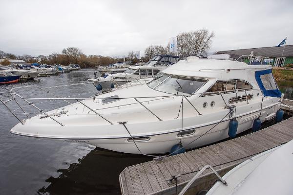 Sealine 360 Statesman