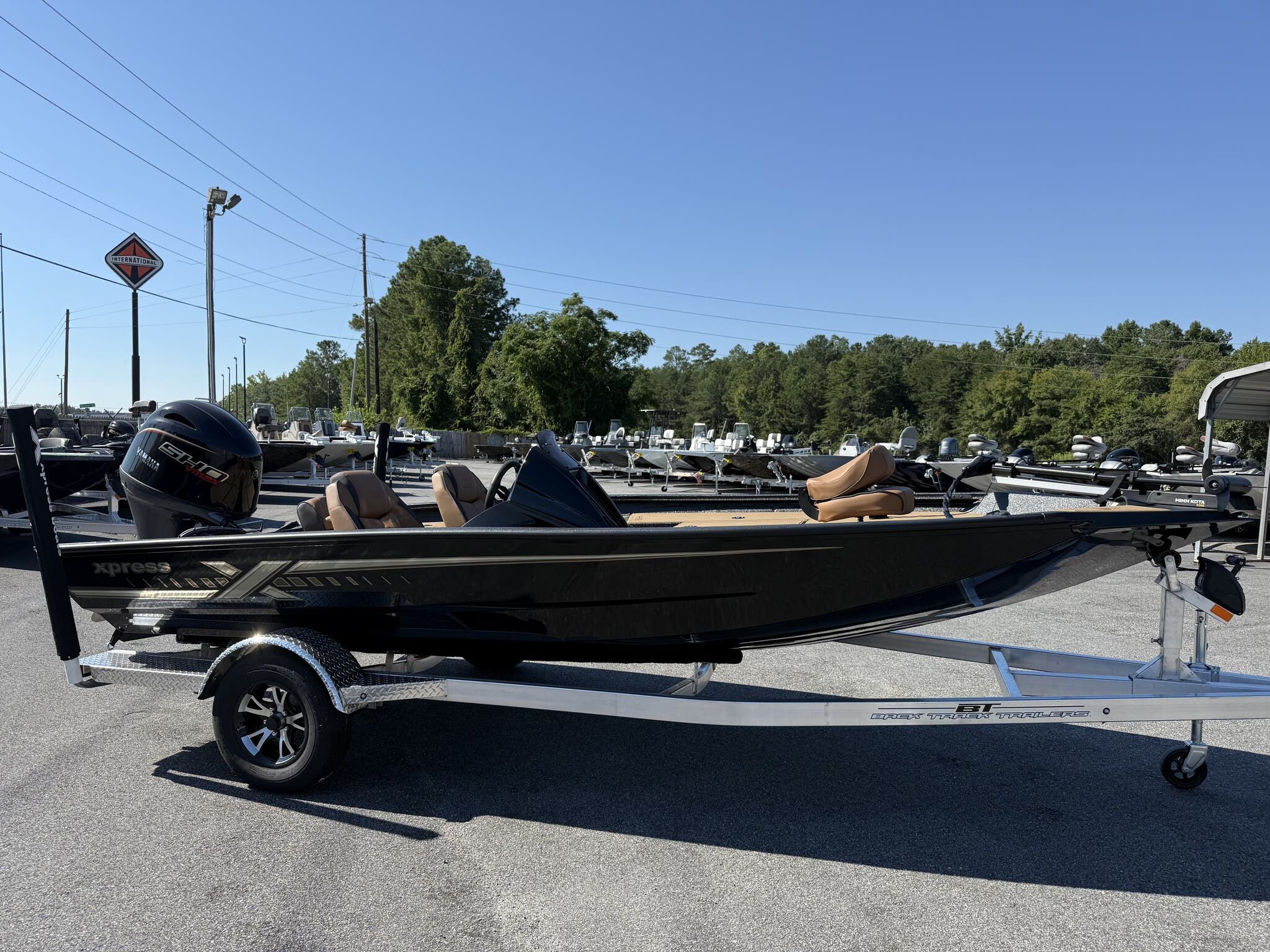 2026 Xpress Hyper-Lift Bass Series H18
