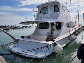 2013 Hatteras 63 GT