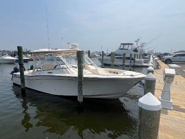 Grady-White Freedom 335