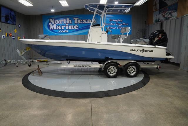 2025 NauticStar 224 Bay