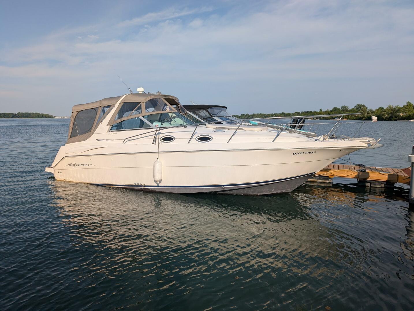 2001 Monterey 302c