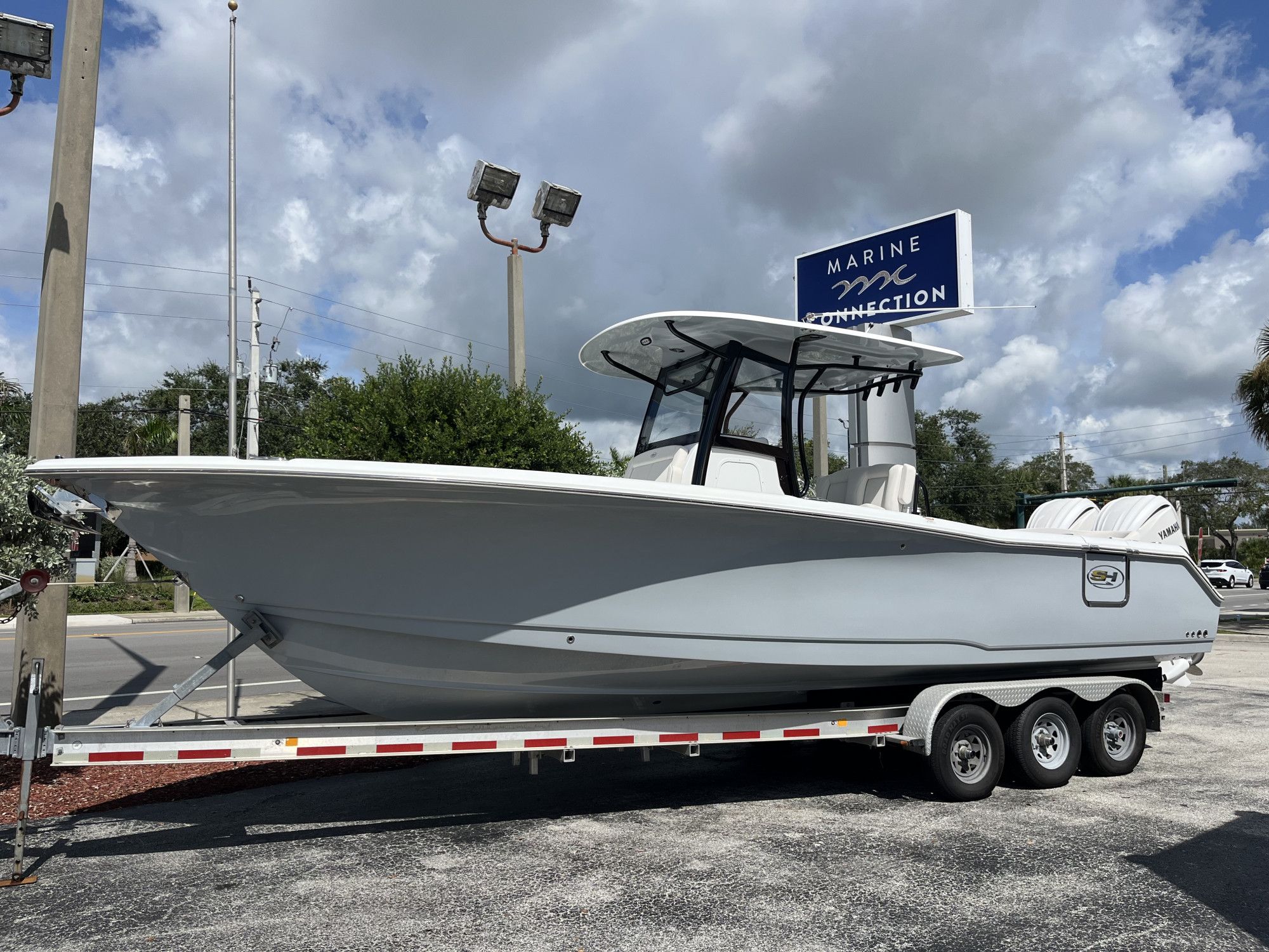 2025 Sea Hunt Ultra 305 SE