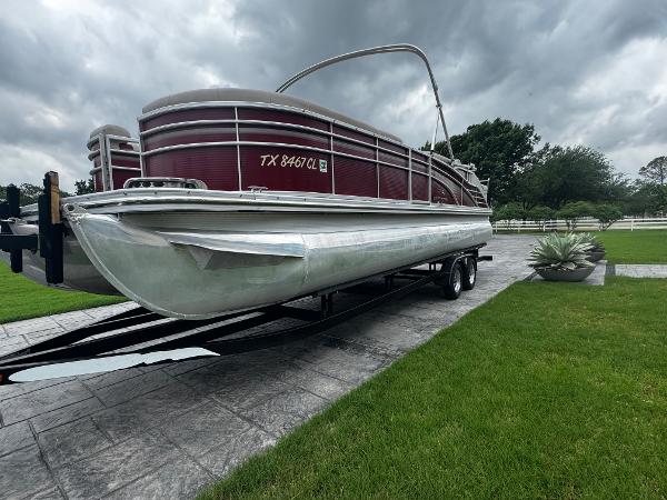 2010 Bennington 2575RCW I/O