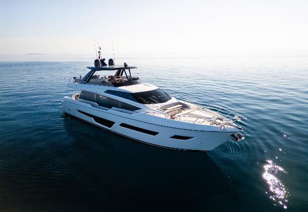Ferretti Yachts 780