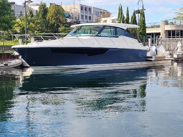 2021 Tiara Sport 43 LE