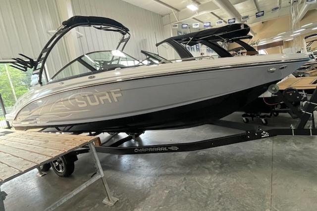 2025 Chaparral 23 Surf