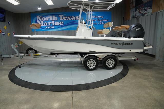 2025 NauticStar 214 Bay