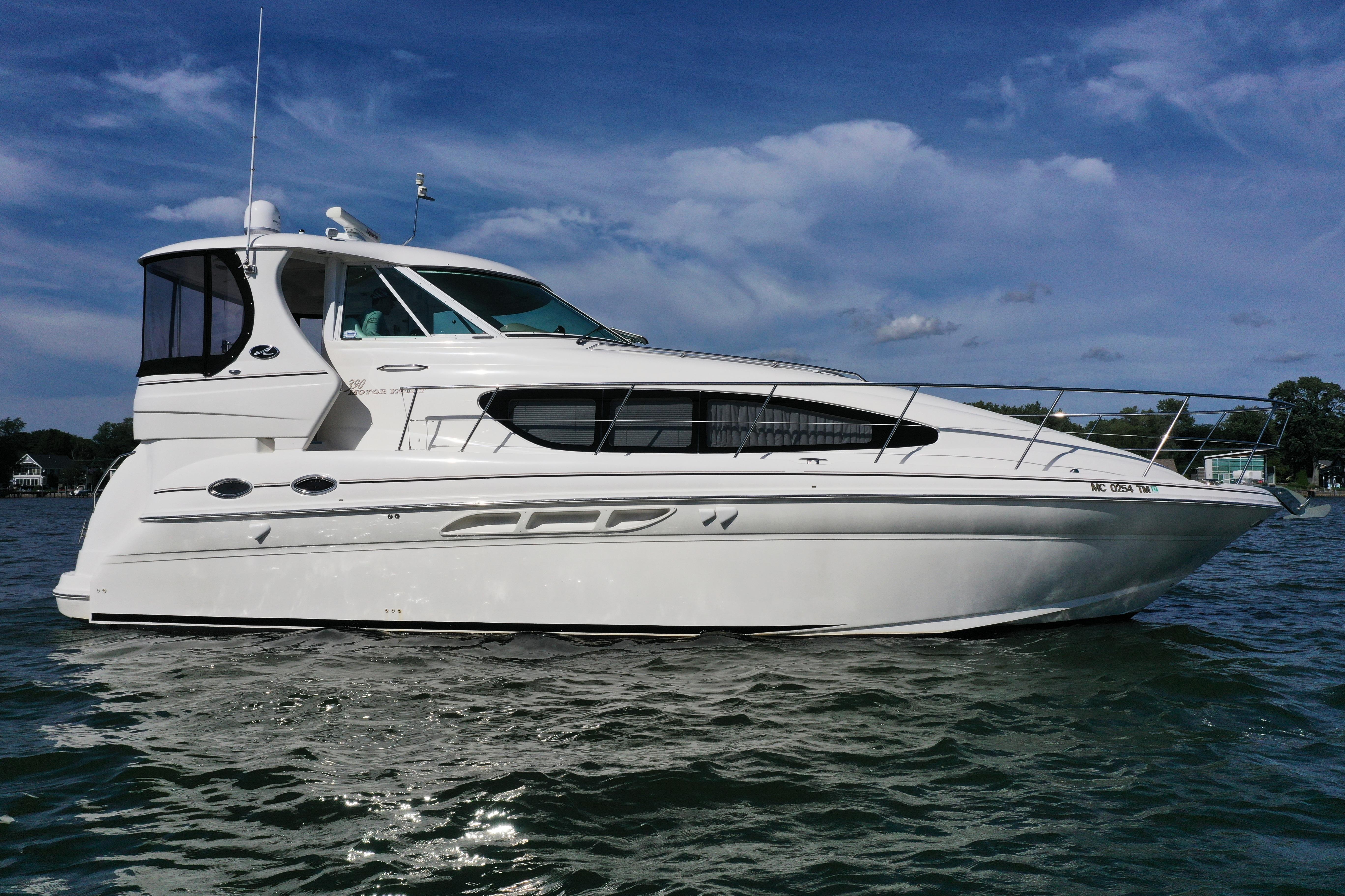 2004 Sea Ray 390 Motor Yacht
