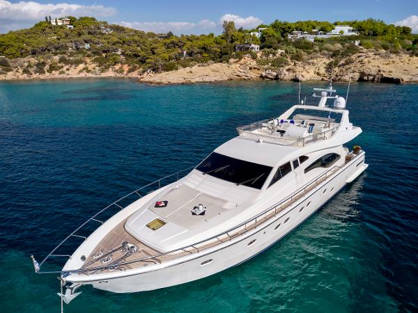 2001 Ferretti Yachts 680