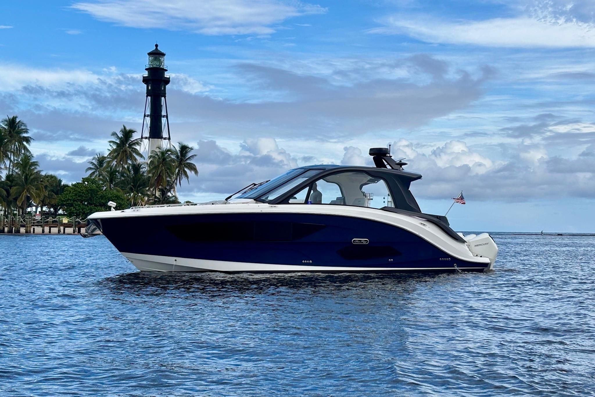 2022 Sea Ray Sundancer 370 Outboard