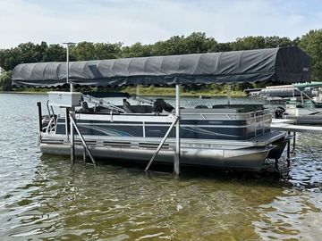 2021 Apex Marine LS 824 LANAI DS BAR