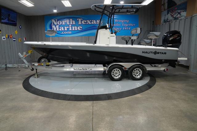 NauticStar 224 Bay
