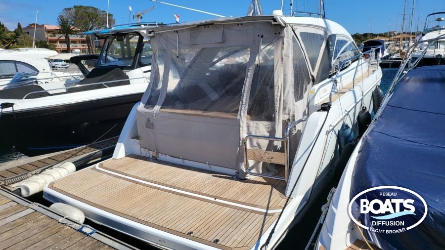 2015 Sealine Sealine S330