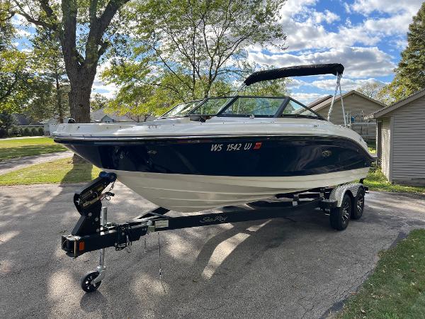 2023 Sea Ray SPX 210