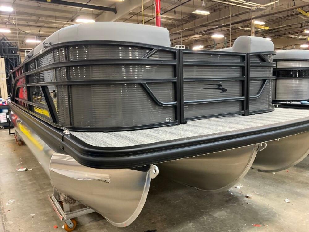 2025 Bennington 22 SLJ