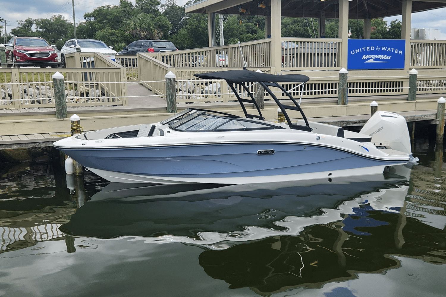 Sea Ray SPX 210 Outboard