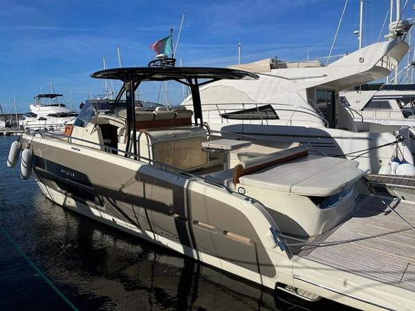 Invictus 370GT