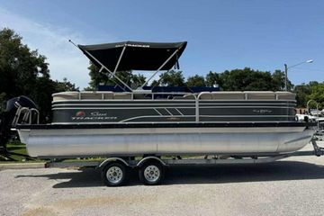 2024 Sun Tracker Party Barge 24 DLX
