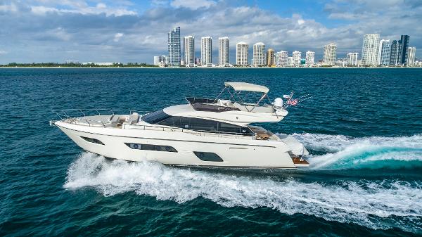 2021 Ferretti Yachts 550