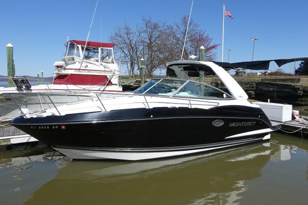 2018 Monterey 295 Sport Yacht