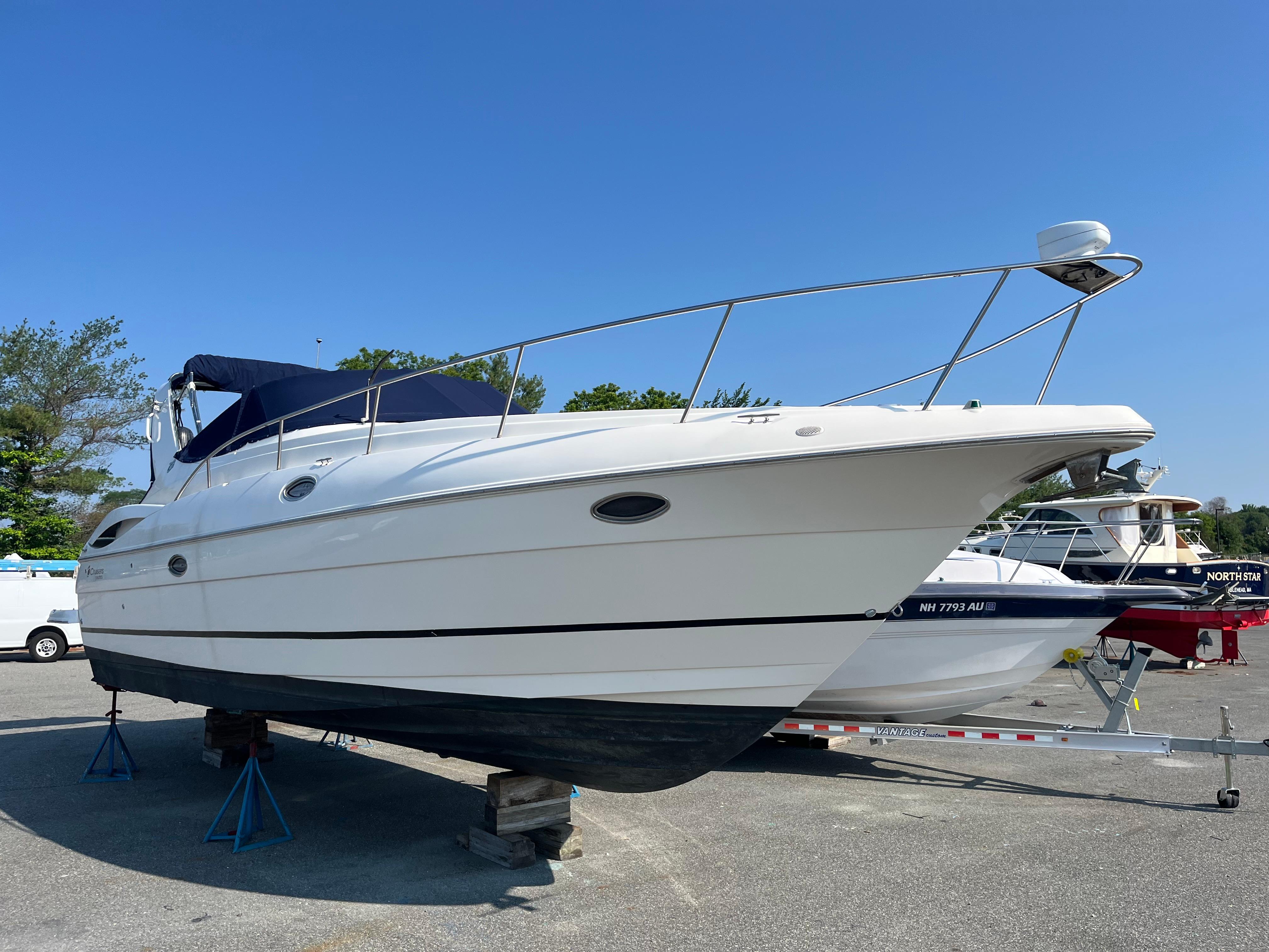 2004 Cruisers Yachts 320 Express