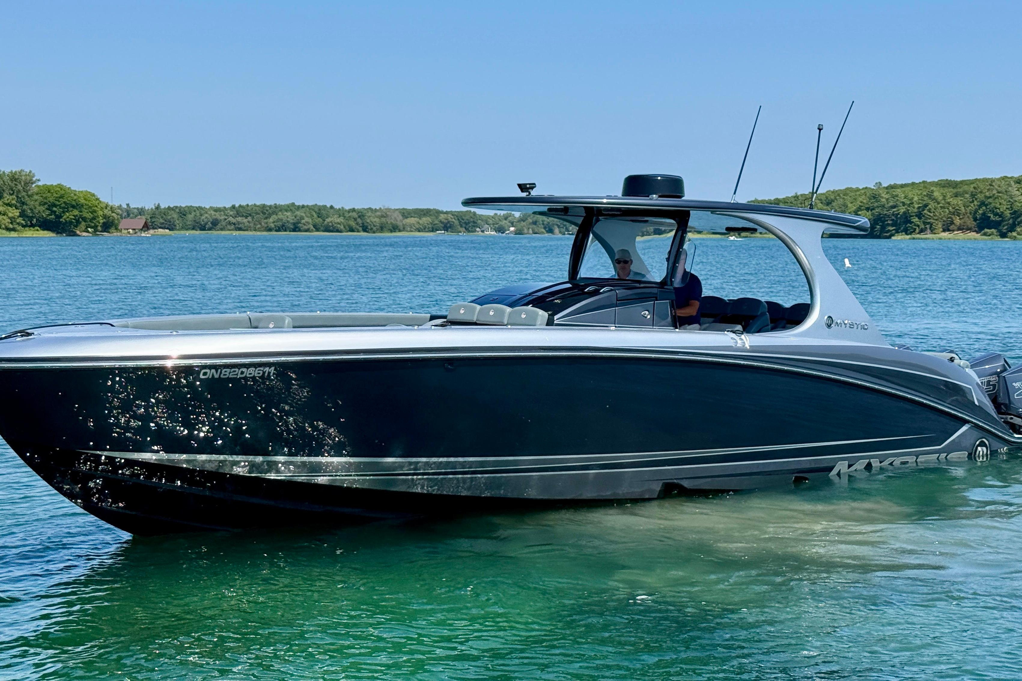 2021 Mystic Powerboats M4200