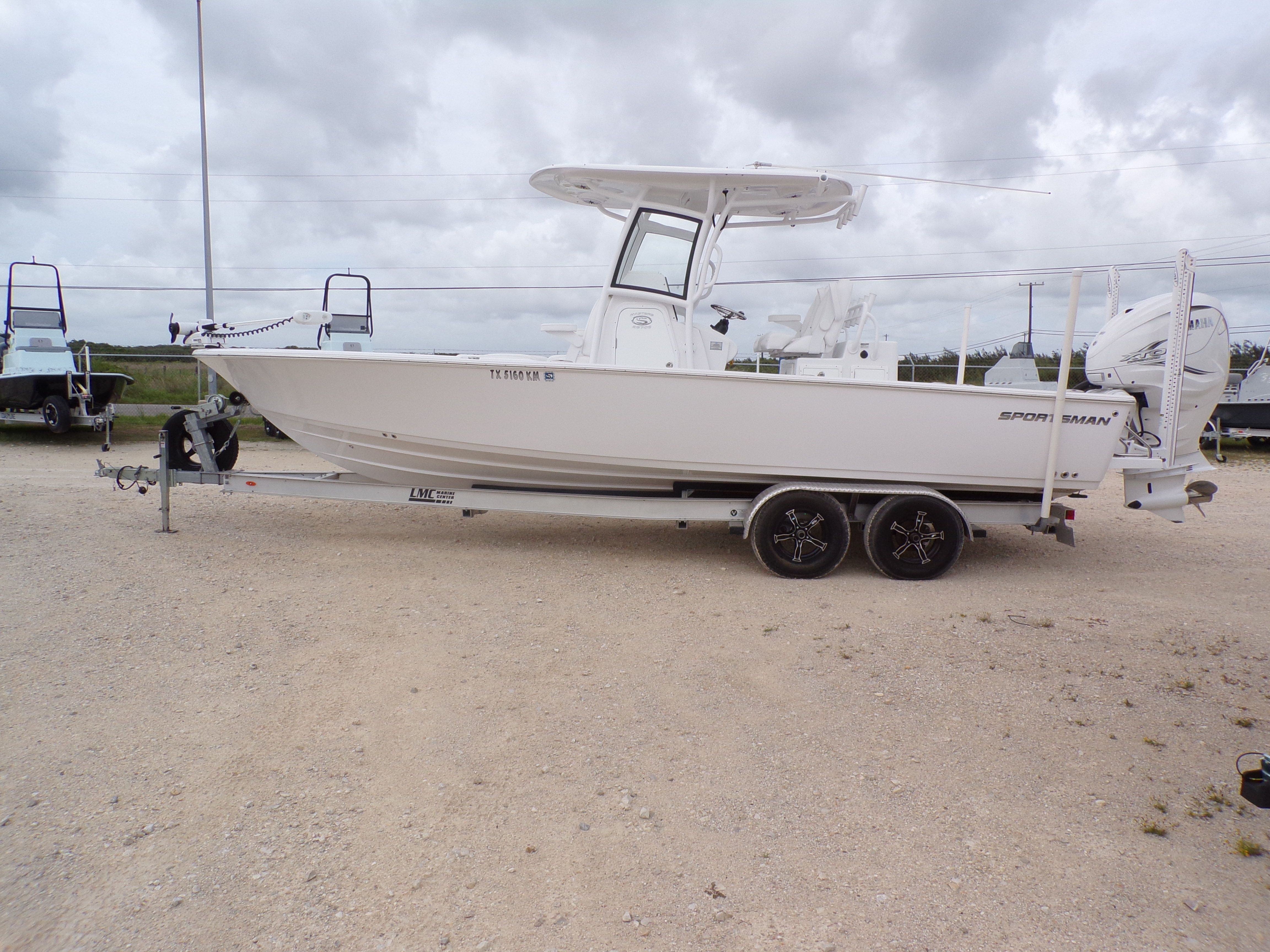 2021 Sportsman Masters 267 Bay Boat