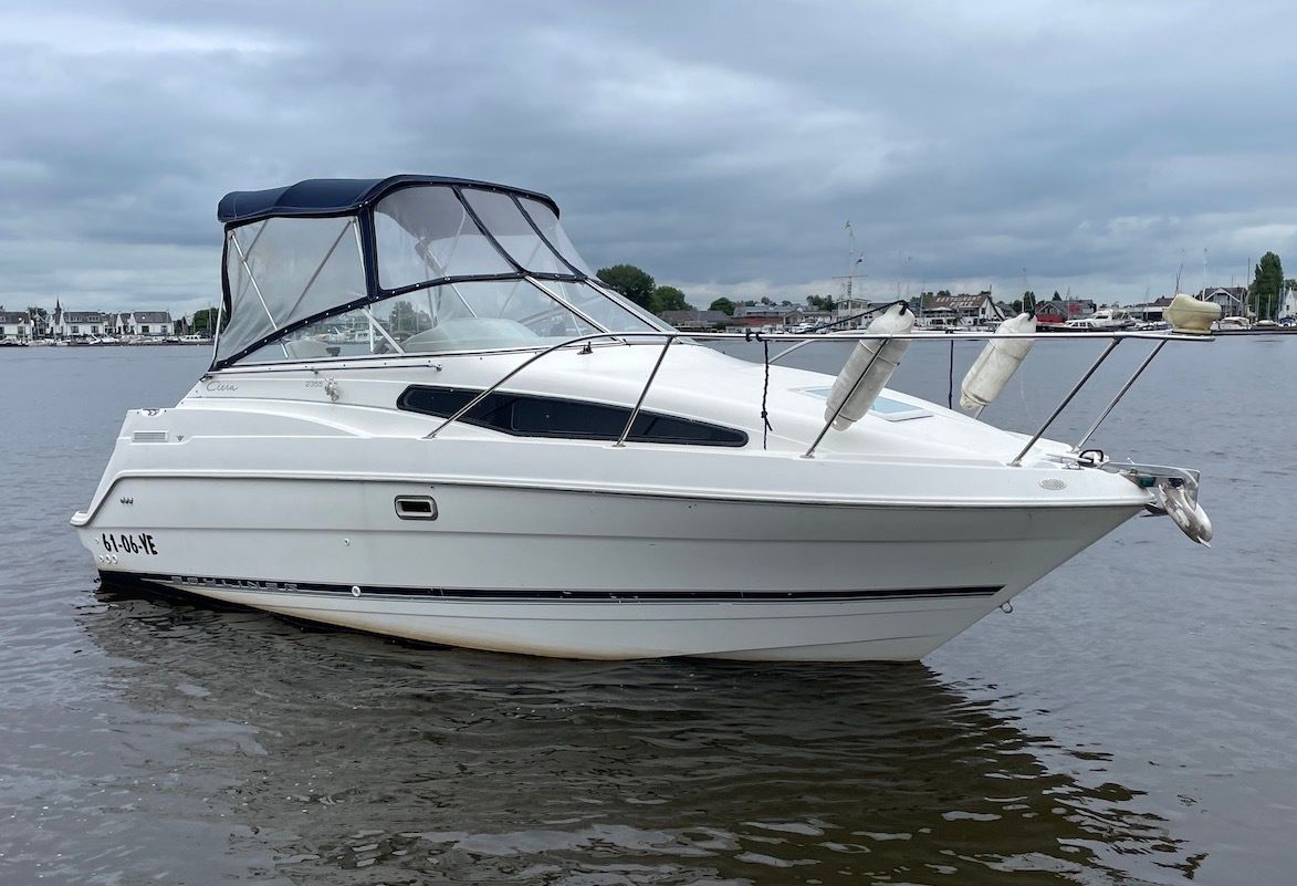 1998 Bayliner 2355 Ciera