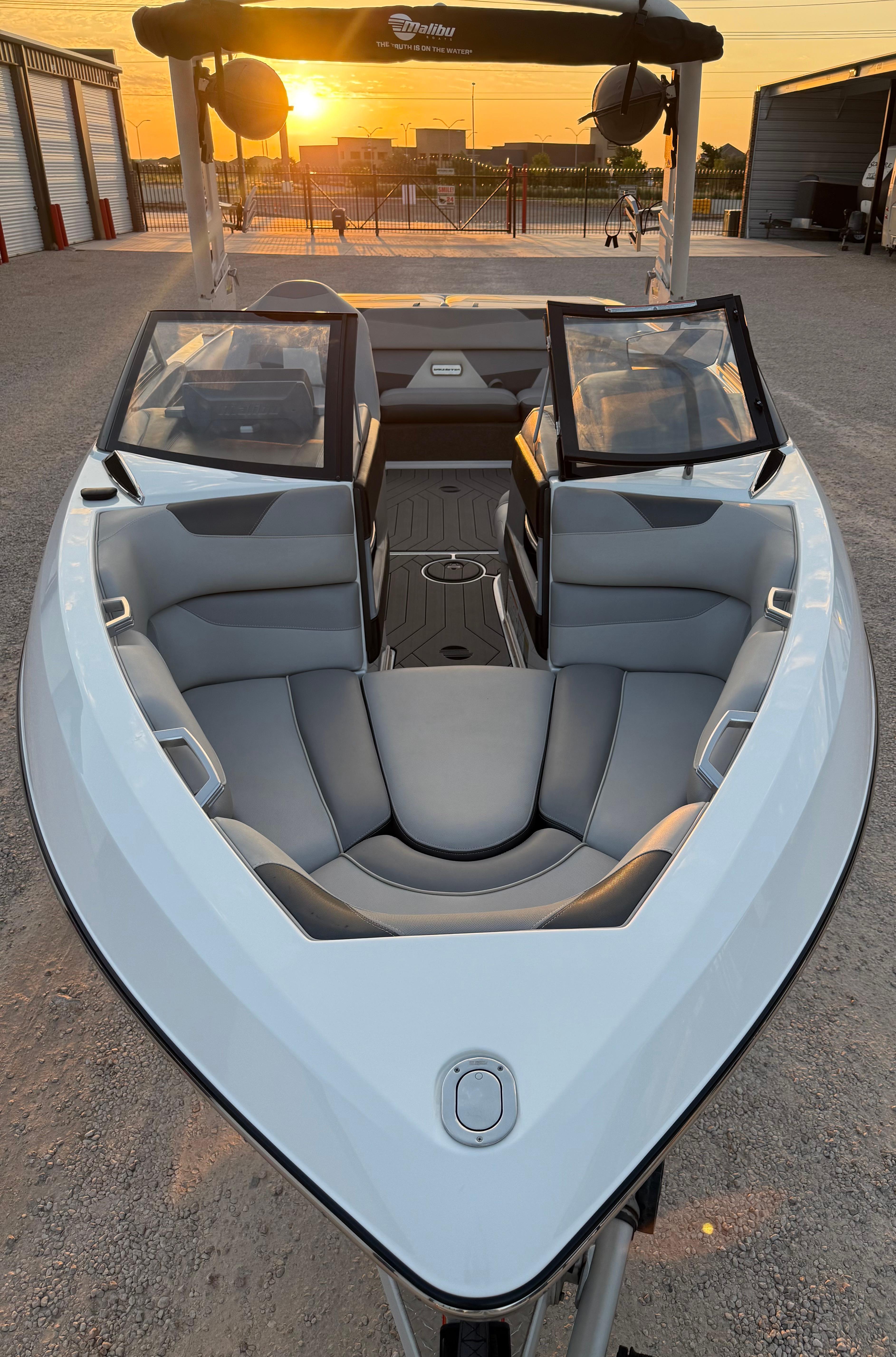 2017 Malibu Wakesetter 22 VLX