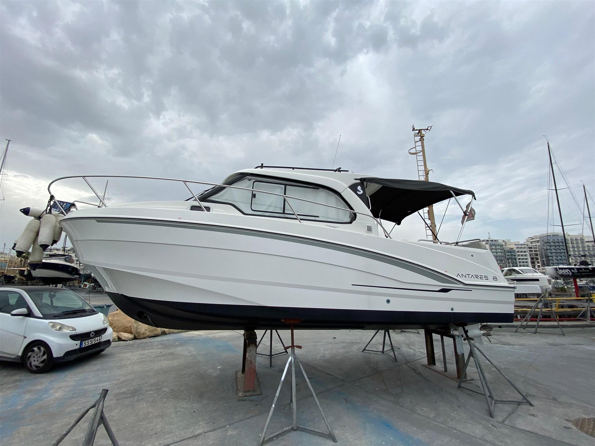 2024 Beneteau Antares 8