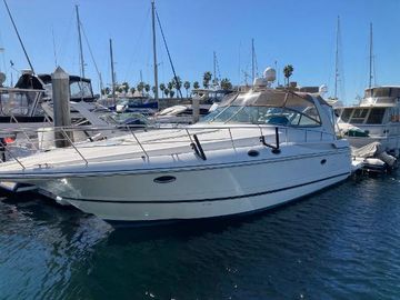 1999 Cruisers Yachts 3870 Esprit