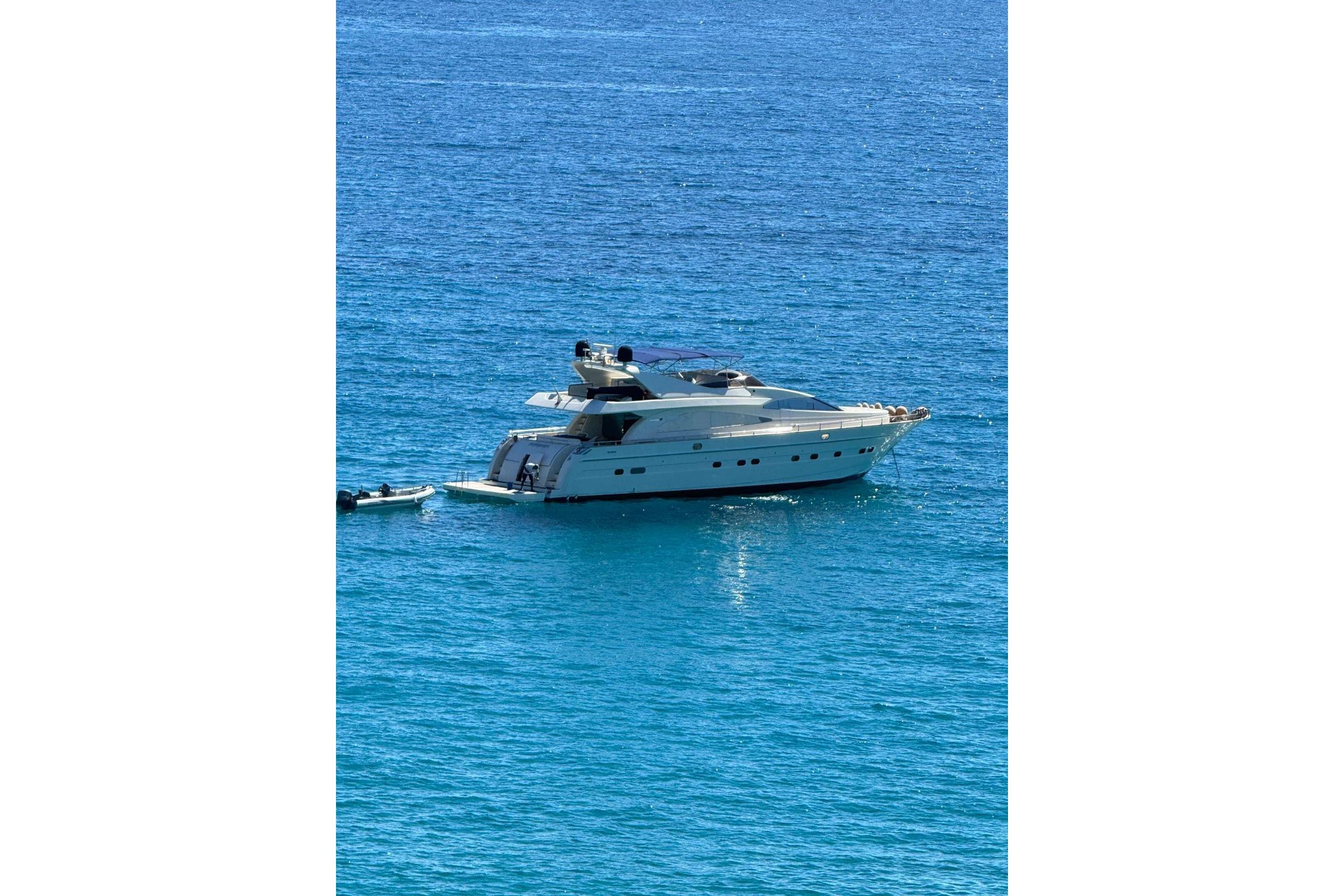 2003 Astondoa 82' GLX