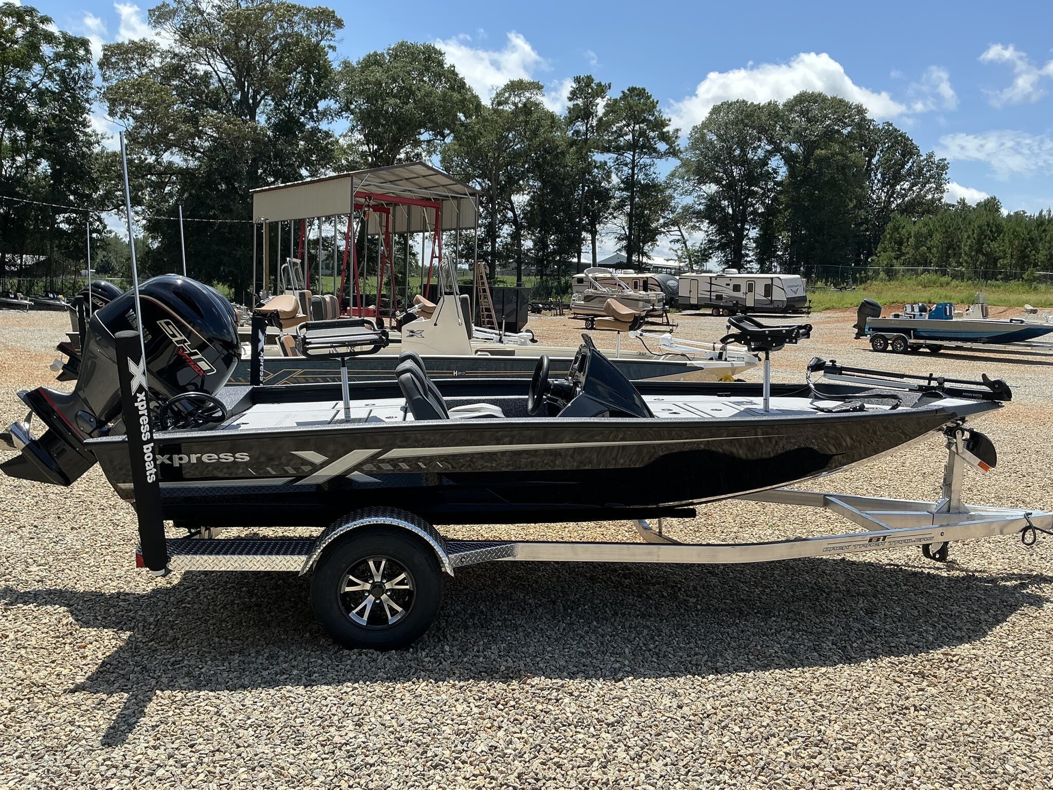 2026 Xpress Hyper-Lift Series H18 CRAPPIE MODEL