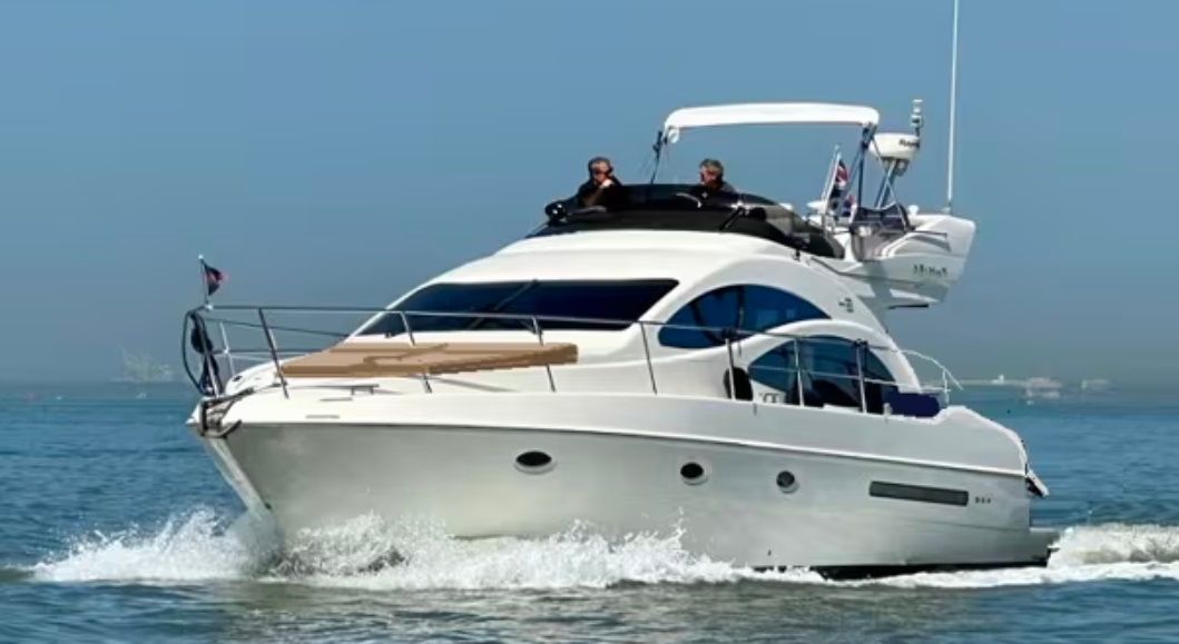 2006 Azimut 42E