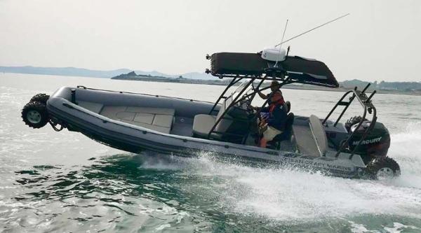 Ocean Craft Marine 8.4 M Amphibious 2022 Ocean Craft Marine 8.4 M Amphibious boat cruising on water.