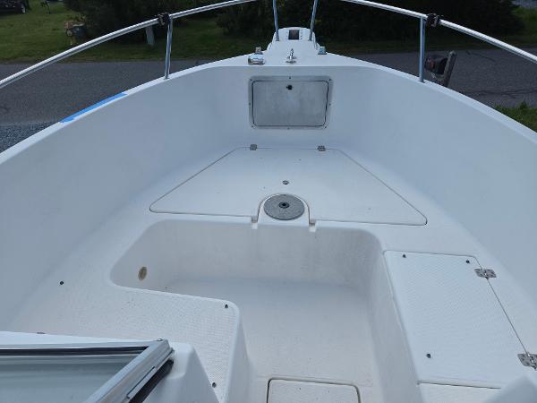 1998 Aquasport 215 Dc