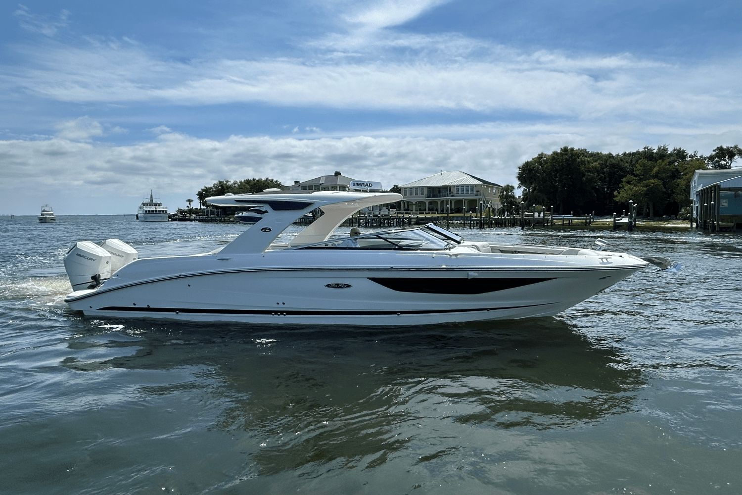 2026 Sea Ray SLX 350 Outboard