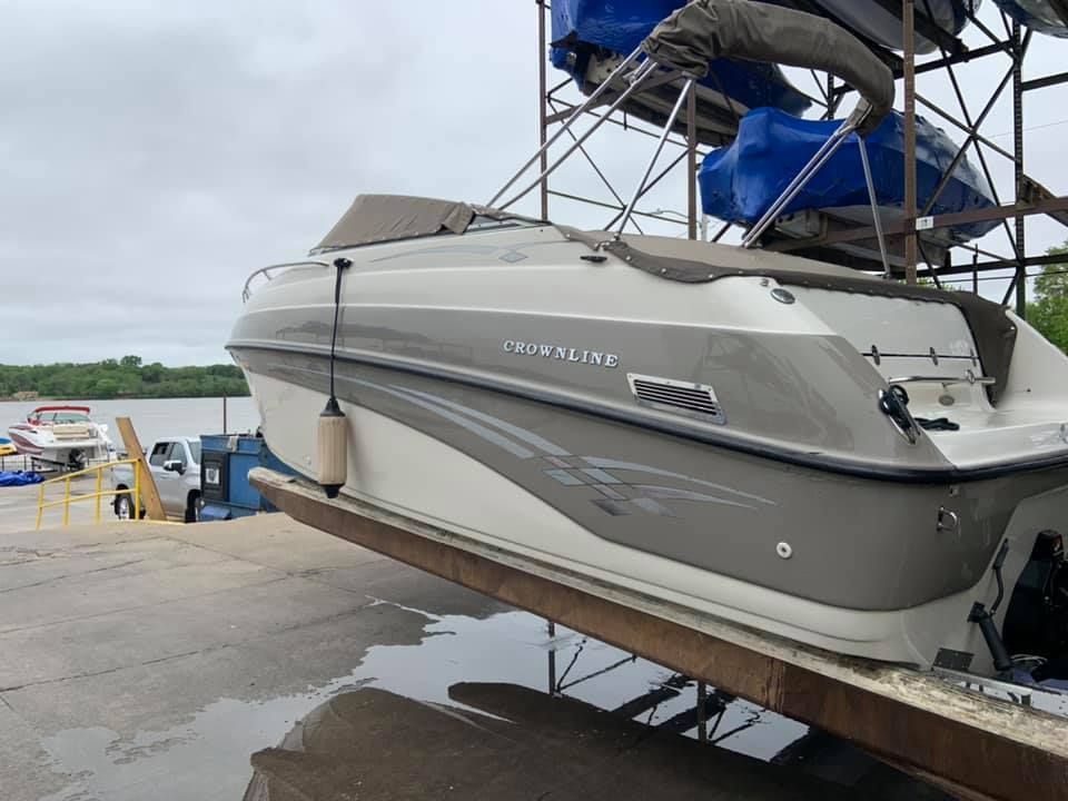 2000 Crownline 230 CCR