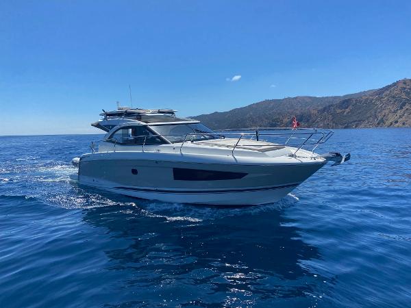 2016 Jeanneau Leader 36