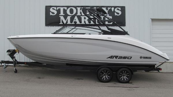Yamaha Boats AR250 2025 Yamaha AR250 boat on trailer at Stokley's Marine dealership.