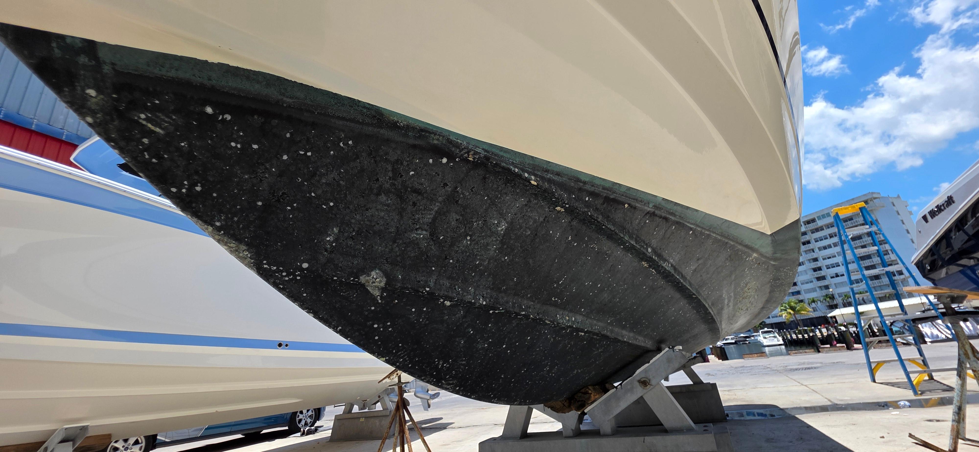 2013 Boston Whaler 230 Vantage